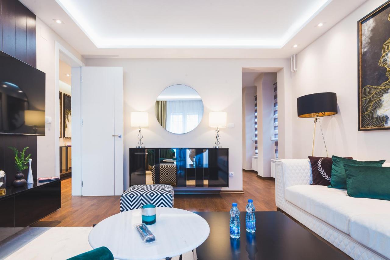 Majestic Apartment Ягодина Екстериор снимка